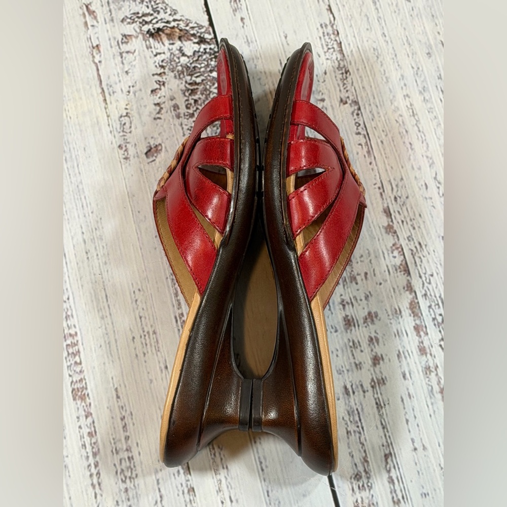 Nurture Women's Size 6M Shoes Red Leather Comfort Open Toe Sandals Low Heel - Picture 5 of 6